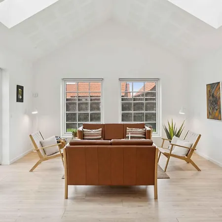 Villa Bright And Lovely In *