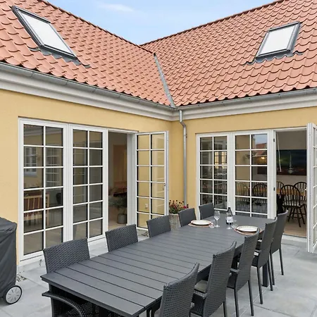 Bright And Lovely In Villa