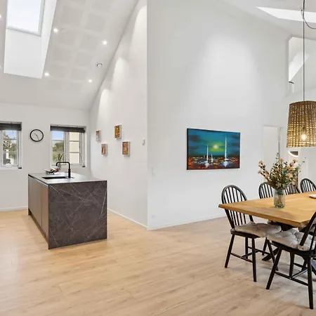 Bright And Lovely In Βίλα